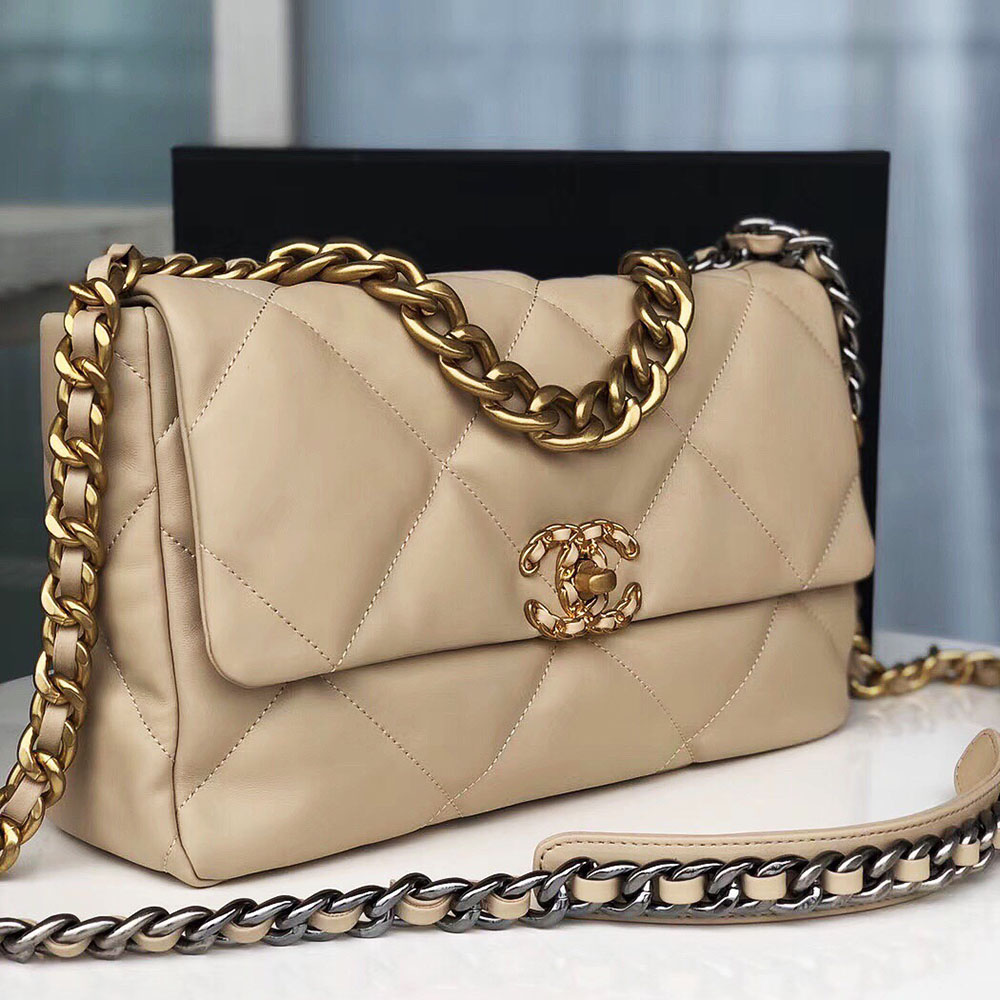 CHANEL 19 Flap Bag Clain Handbag AS1160