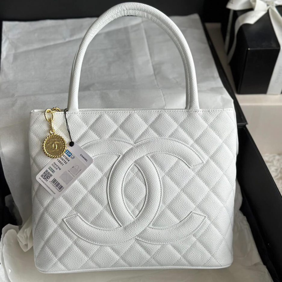 CHANEL Medallion Tote Bag Classic Vintagep Hilton Bag AS1804