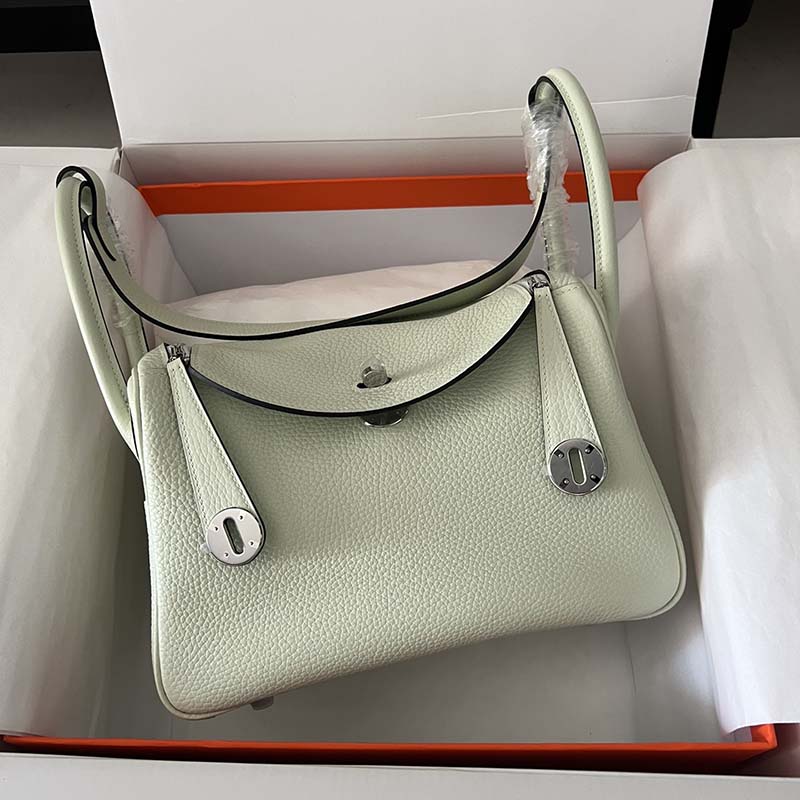 Hermès Lindy 26 Shoulder Bag Taurillon Clemence Hermes Handbag