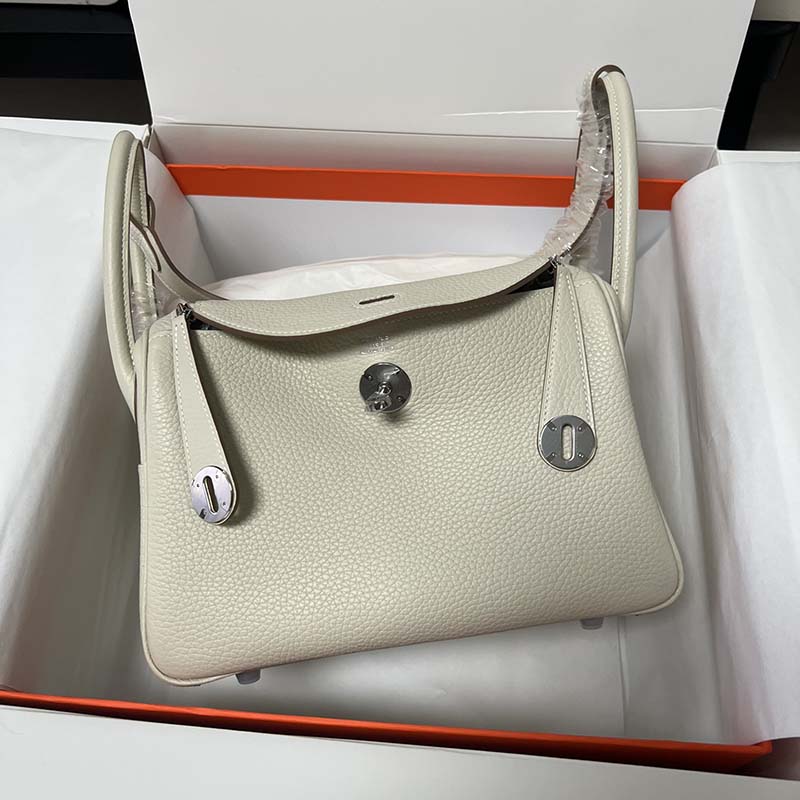 Hermès Lindy 26 Shoulder Bag Taurillon Clemence Hermes Handbag